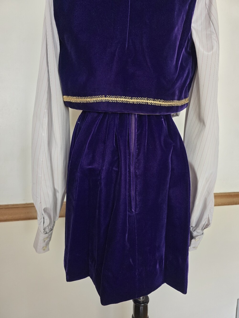 70s Vintage Boho Velvet Bolero and Mini Skirt Set - Picture 9 of 16